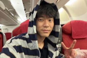 胡荷韬回应落选国足：这段时间比赛一直带着伤，邵导让我好好养伤配图