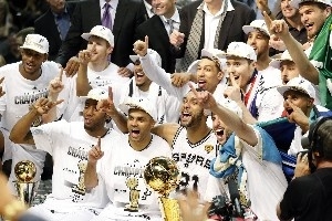 12年前的NBA？马刺打散三巨头 库里初见峥嵘 阿杜MVP约基奇41号秀配图